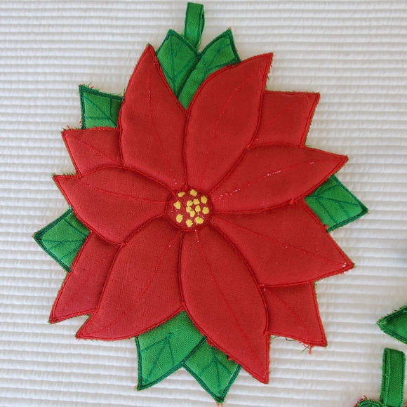 3 Christmas Potholders Vintage Tree Poinsettia Bells Cottagecore Decorative - Picture 3 of 9